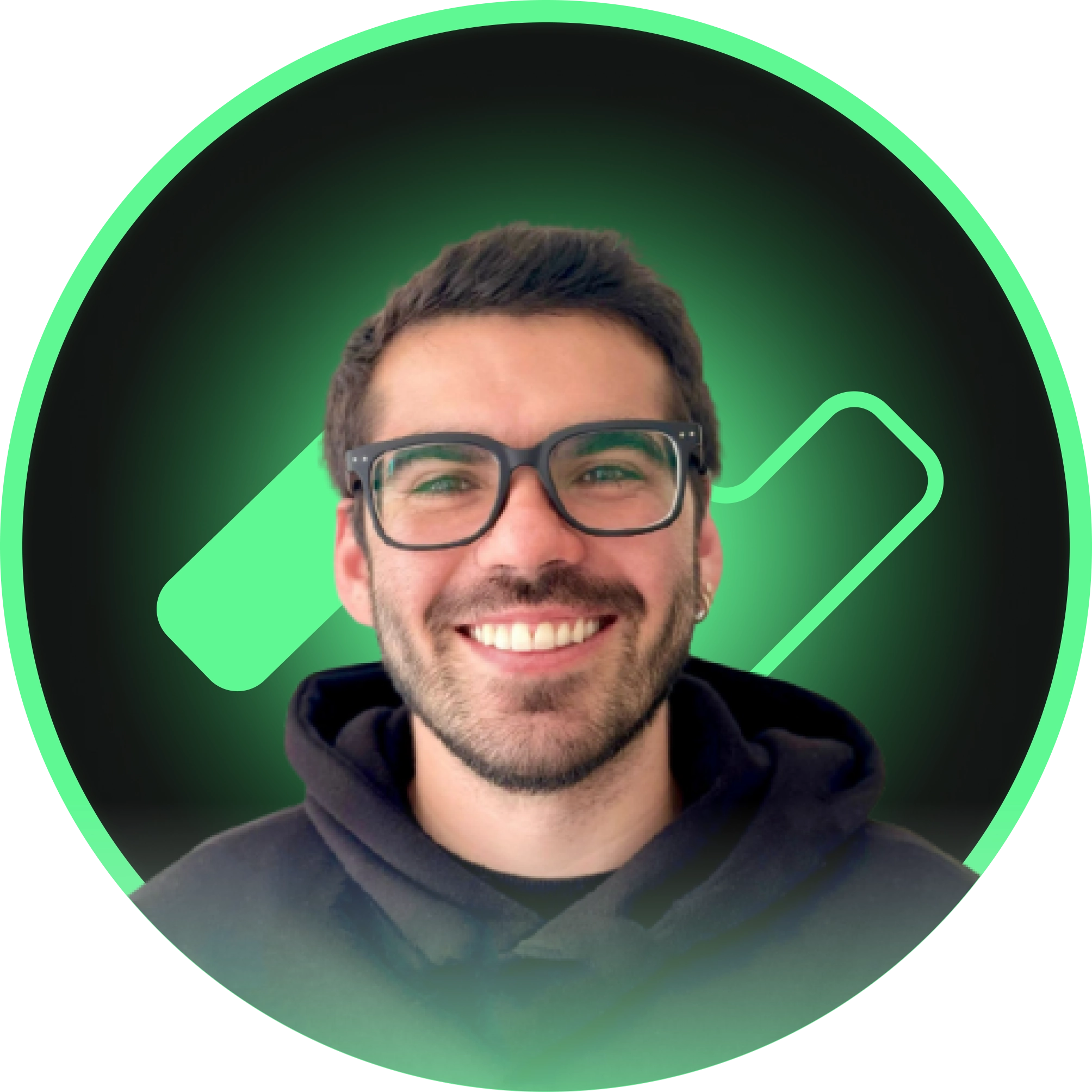 Conoce a nuestro equipo: diseñamos eCommerce en Shopify que se ven bien y venden mejor Foto de uno de los fundadores de Flamel, estudio especializado en experiencia de usuario y conversión para eCommerce en Shopify