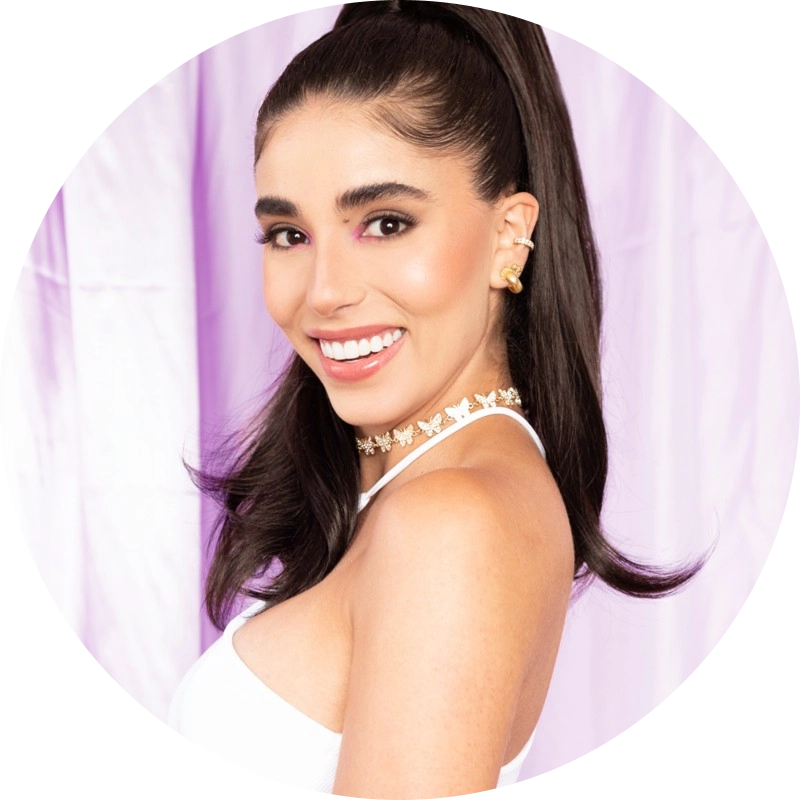 Trabajar con Flamel fue un antes y un después para nuestro estudio. Teníamos una comunidad fiel, pero estábamos estancadas digitalmente. Nos ayudaron no solo a lanzar nuestro curso online, sino a crear todo un ecosistema de contenidos, campañas, y automatizaciones que hoy nos permiten llegar a más personas sin perder nuestra esencia. Nos sentimos escuchadas, acompañadas y sorprendidas por su capacidad de convertir ideas en acciones concretas. ¡Nuestra comunidad ahora se ve, se siente y se expande!